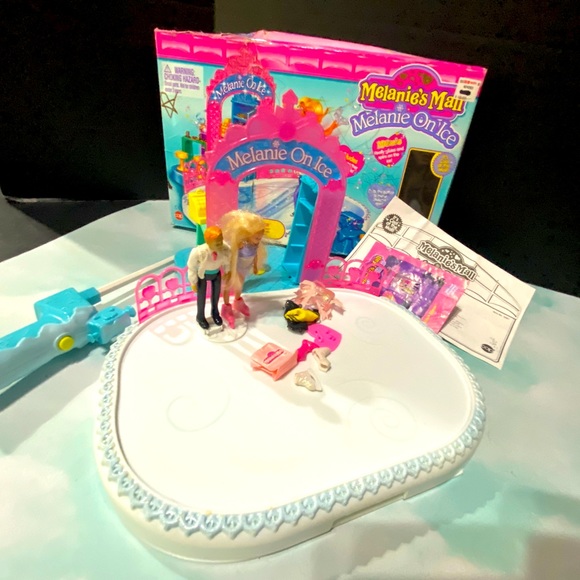 MELANIE’S MALL VINTAGE 1997 MELANIE ON ICE w/ ORIGINAL BOX - Picture 7 of 16